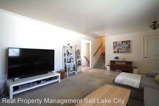 Building Photo - 4 br, 3 bath House - 4585 S 2770 E