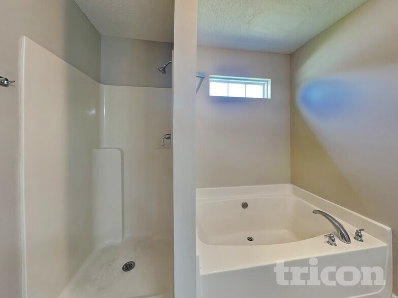 Building Photo - 2635 Brookgate Crossing