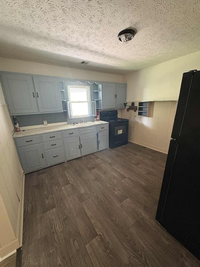 Building Photo - Spacious Home for Rent!
