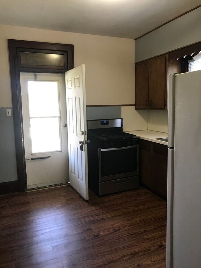 Harrison Ave SW 3 bedroom Duplex 1021 Harrison Ave SW Canton OH 44706