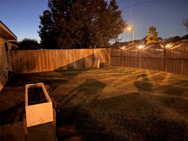 Building Photo - 7623 Village Mill Ln