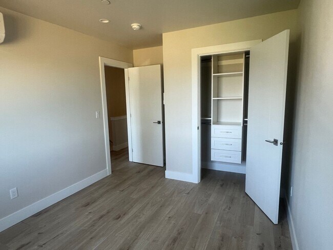 Building Photo - 2155 Siddle Loop