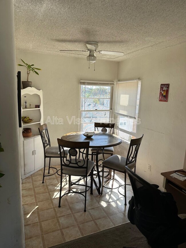 Building Photo - 4859 Santa Cruz Ave