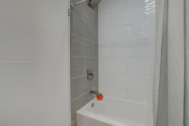 Building Photo - 2601 NE 11th Ct