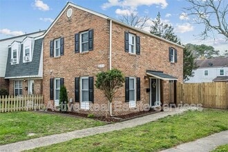 Building Photo - 623 Redhorse Lane