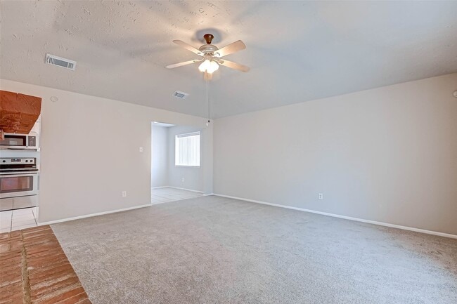 Building Photo - 24130 Silversmith Ln