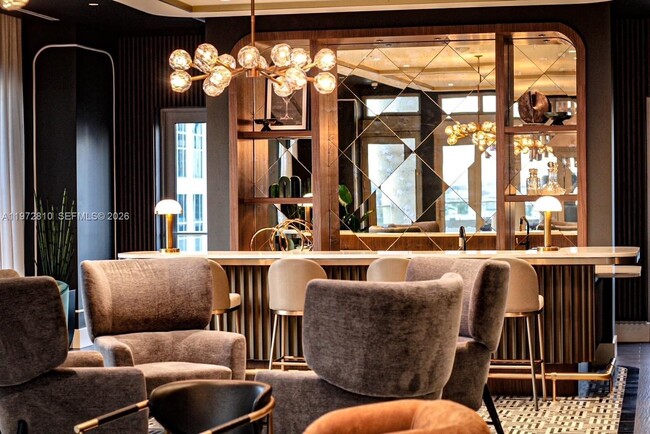 Building Photo - 333 N New River Dr E