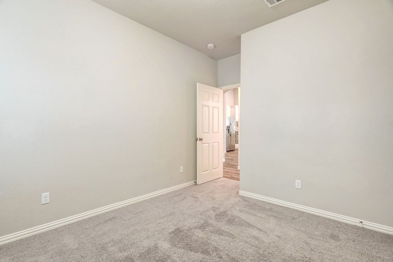 Building Photo - 213 Mindy Way