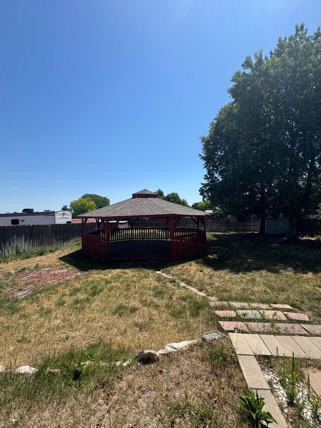 Building Photo - Westmoor West Home