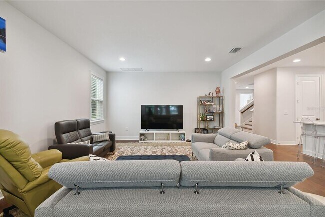 Building Photo - 5700 Interbay Blvd