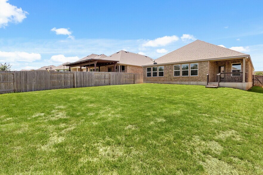 Building Photo - 2255 Oak Run Pky