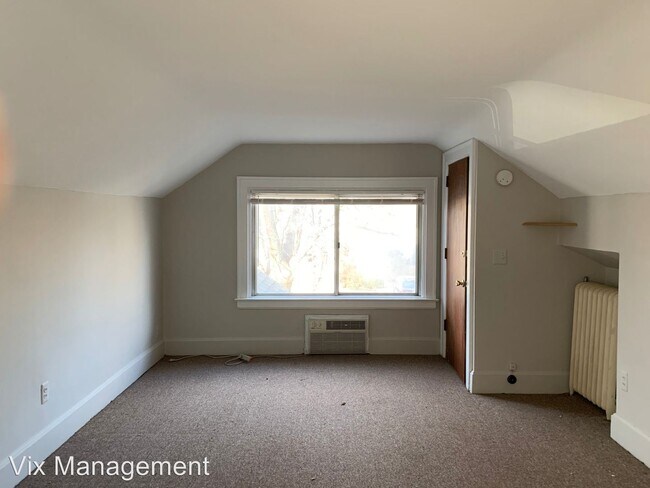 Building Photo - 822 Hawthorn Ave