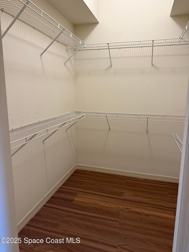 Building Photo - 5971 Newbury Cir