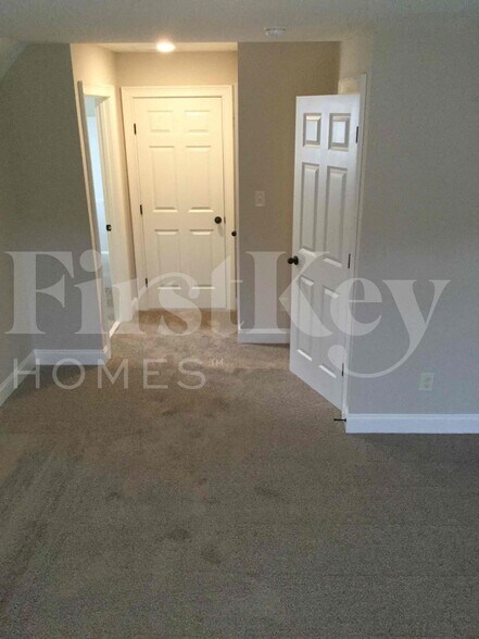 Building Photo - 54 Village Pass