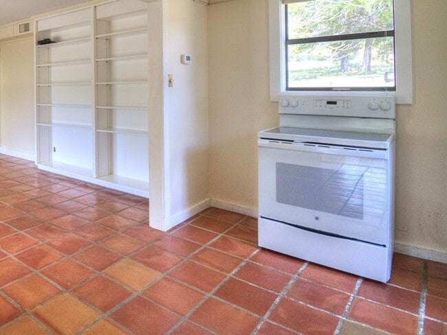 Building Photo - 155 Nimitz Dr