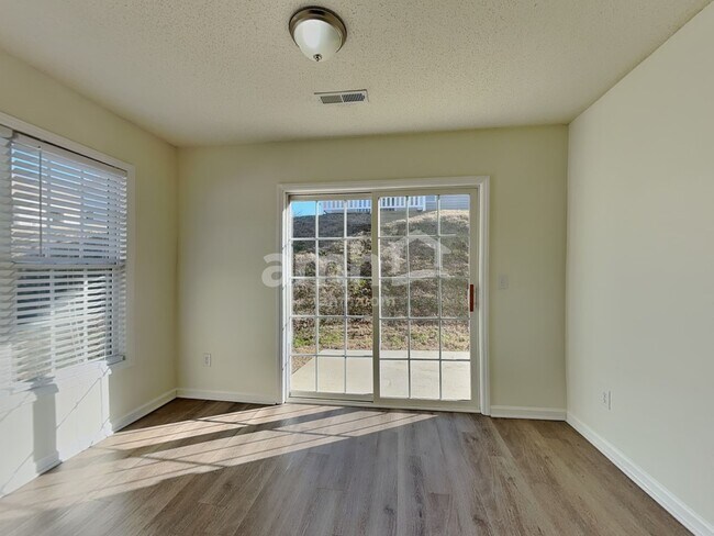 Building Photo - 105 Exeter Ct