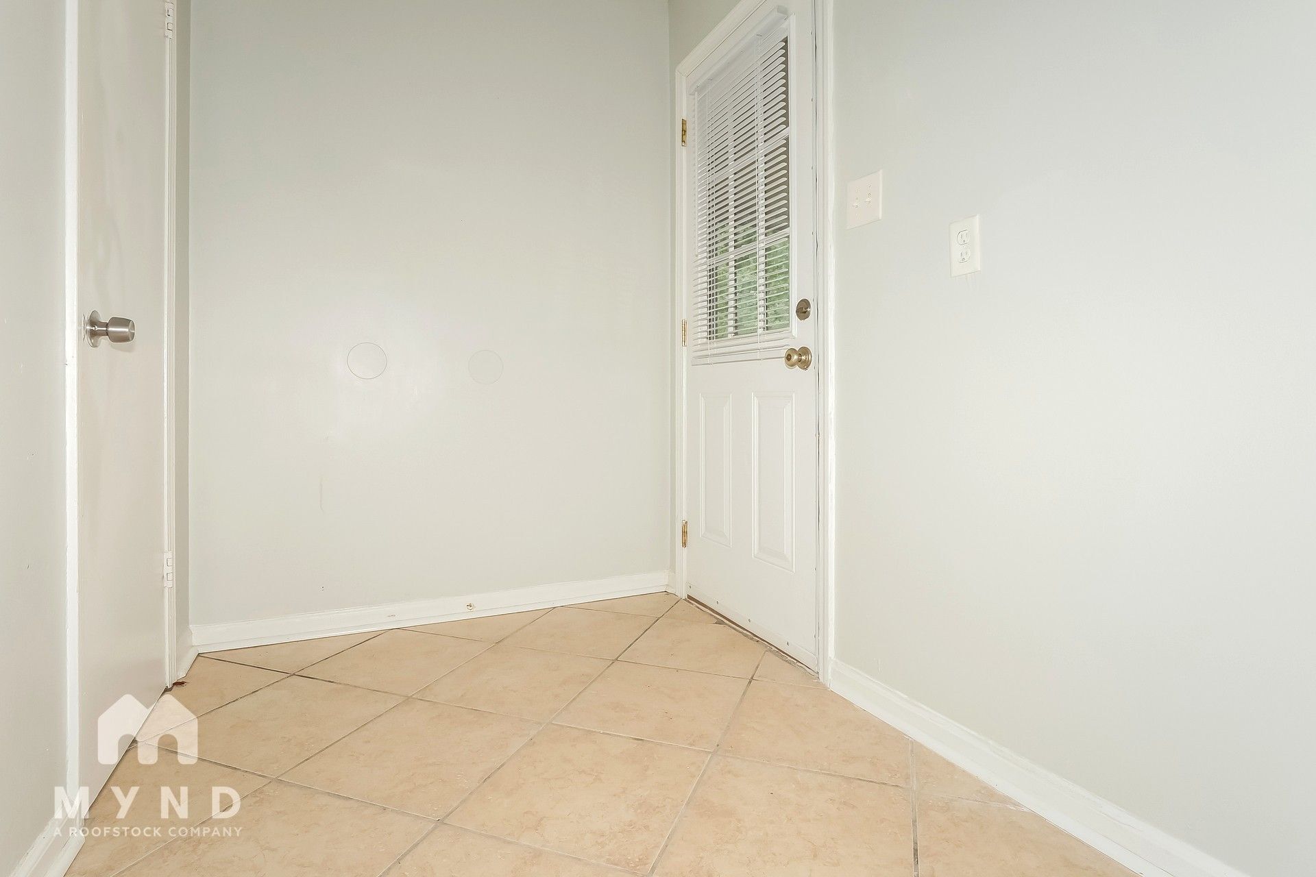 Building Photo - 8206 Whitehead Dr