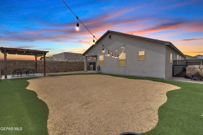 Building Photo - 7846 Enchanted Ridge Dr