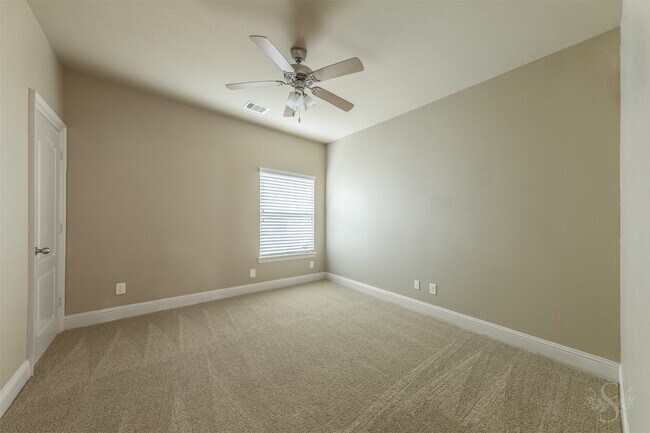 Building Photo - 32611 Waltham Crossing