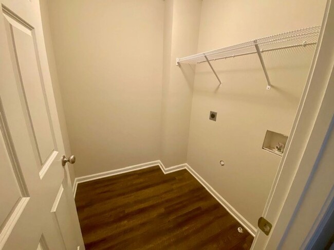 Building Photo - Charming 3 Bedroom 2.5 Bath townhome in Po...