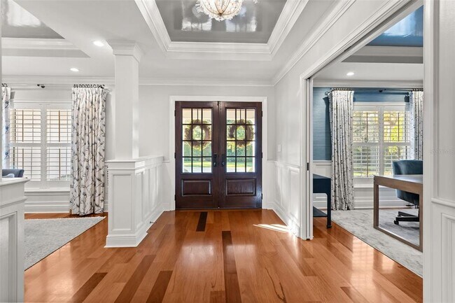 Building Photo - 2220 Vía Tuscany