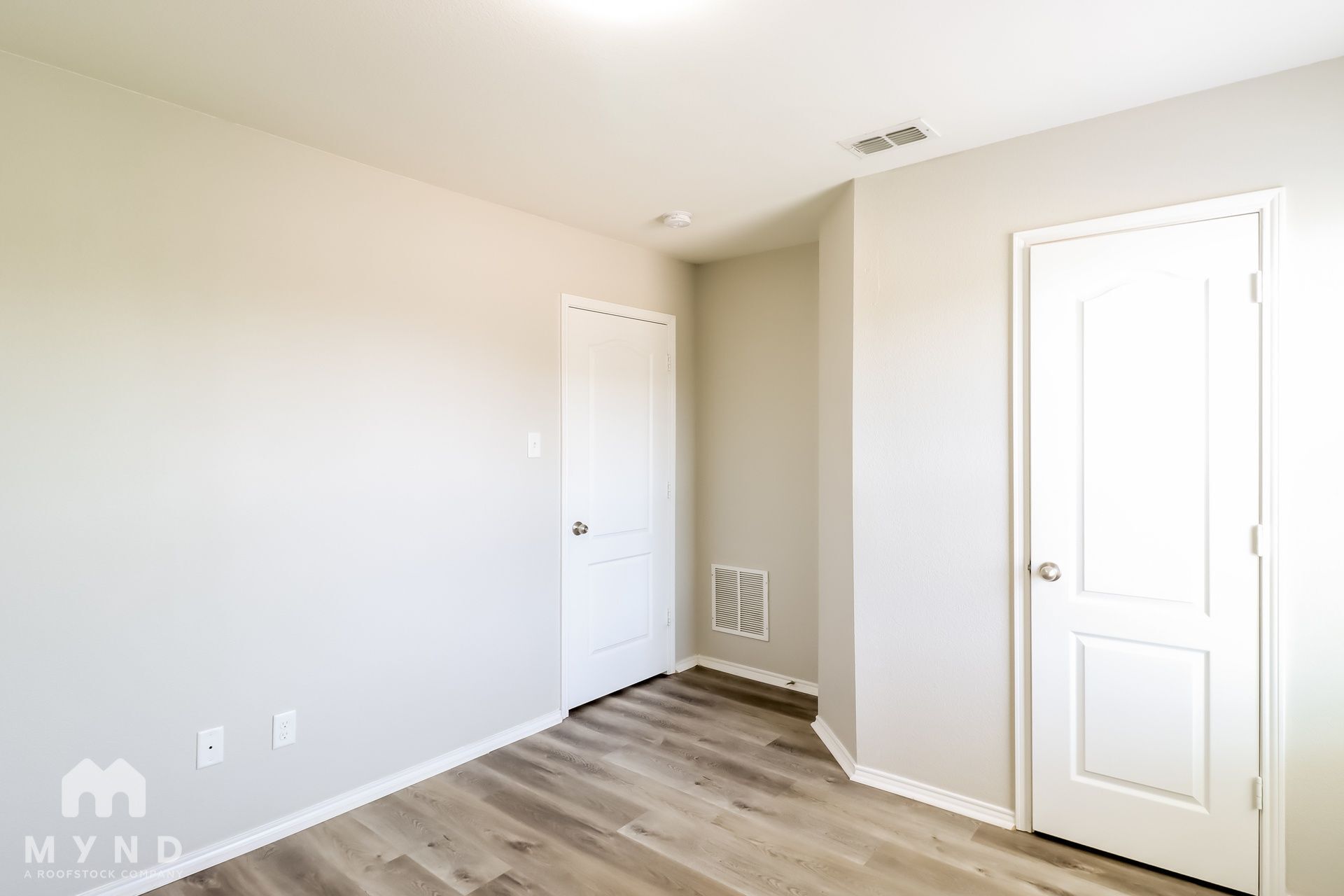 Building Photo - 6928 Glade Oaks Dr