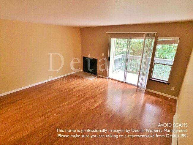 Building Photo - Nicely Updated Condo with 1 BR + Loft, 2.5...