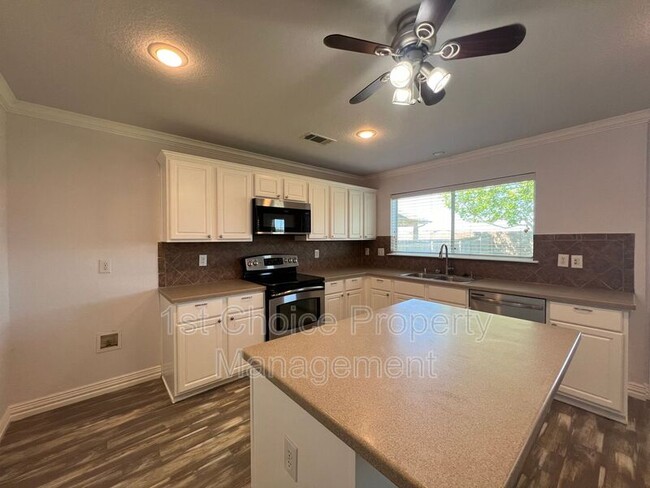 Building Photo - 9221 Comanche Ridge Dr