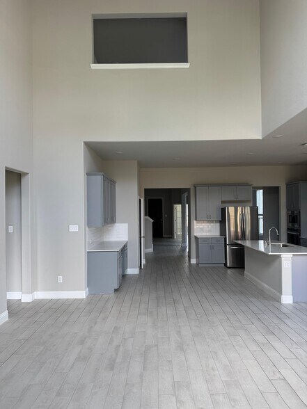 Building Photo - 500 Hoot Owl Hl