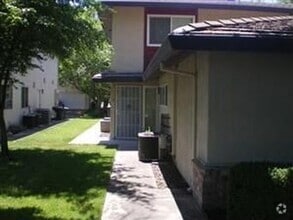Building Photo - GREAT 2BD / 1BTH CONDO!