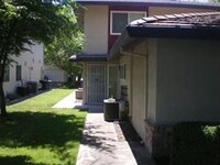 Building Photo - GREAT 2BD / 1BTH CONDO!
