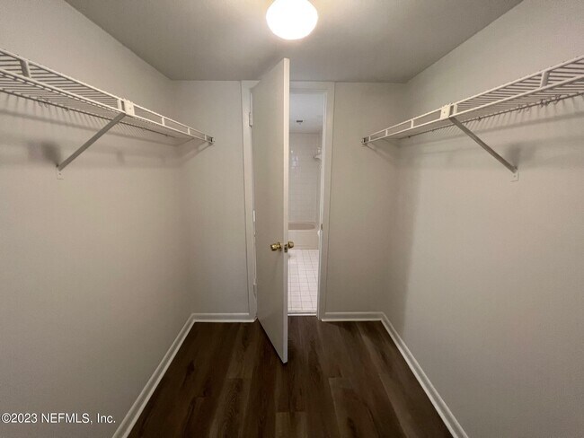 Building Photo - 2909 St Johns Ave