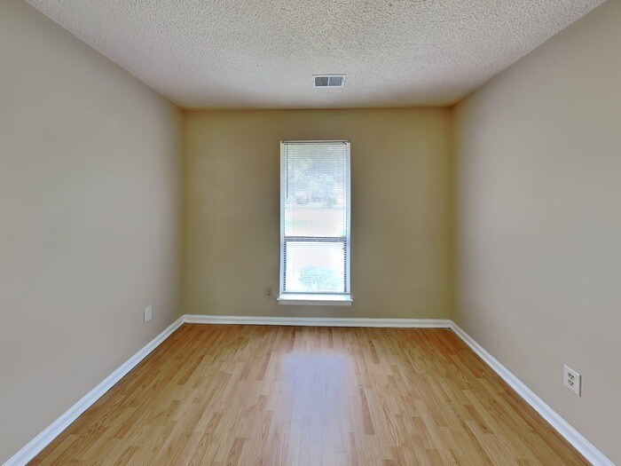 Building Photo - 9332 Winter Elm Ln