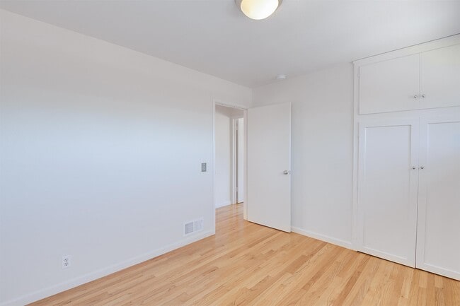 Building Photo - 2280 Rollingwood Dr