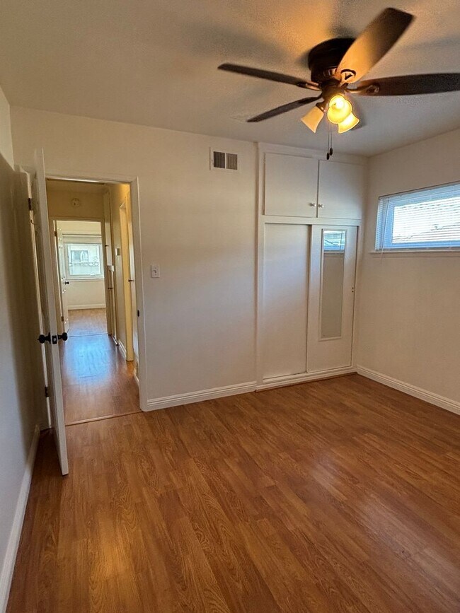 Building Photo - Spacious 3-Bedroom Home with Backyard & 2-Car Garage in Lakewood