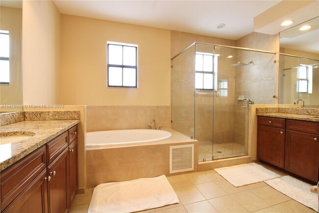 Building Photo - 9855 NW 89th Ter
