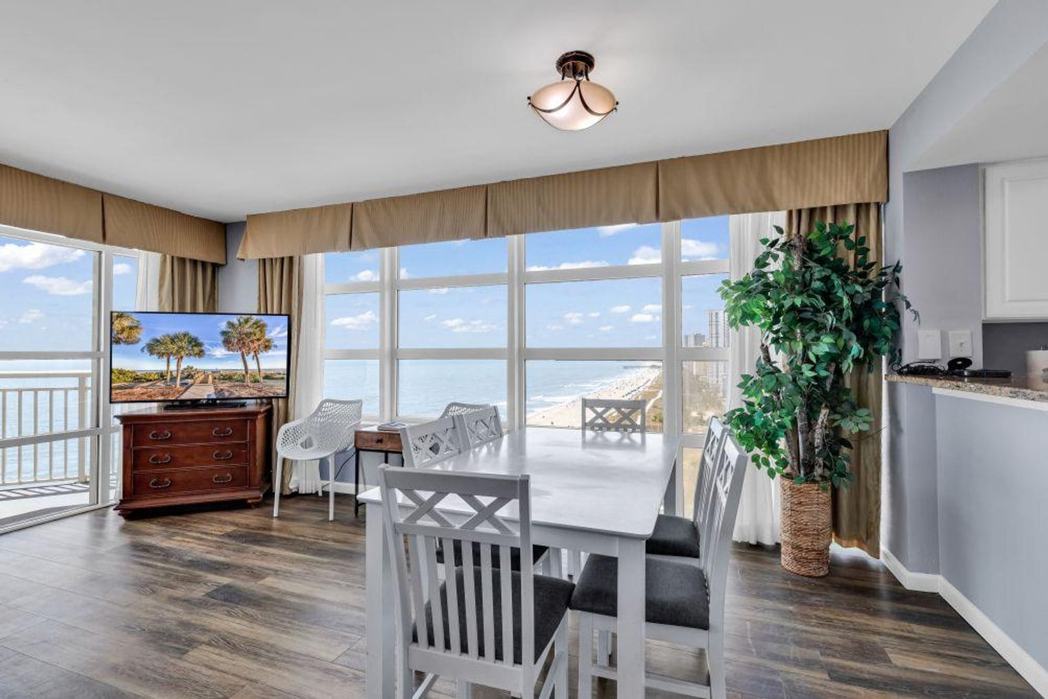 Building Photo - 2504 N Ocean Blvd