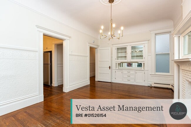 Building Photo - A Jaw-Dropping Light-Filled Three-Bedroom Home in the Heart of the City