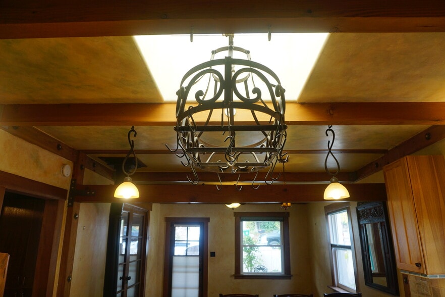 Kitchen Skylights - 2127 Red Rose Way