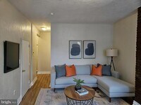 Building Photo - 246 S St Clair St