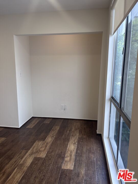 Building Photo - 1134 Alta Loma Rd