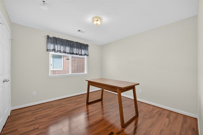 Building Photo - 9511 Mankay Ln