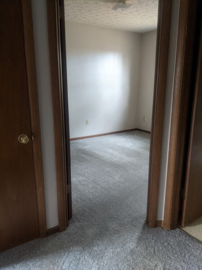 Bedroom 1 - 39 W Lincoln St