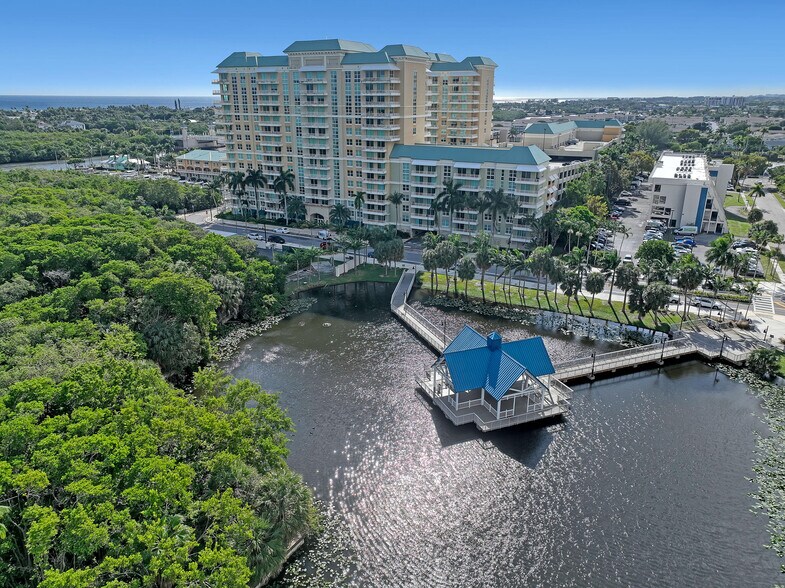 Building Photo - 700 E Boynton Beach Blvd
