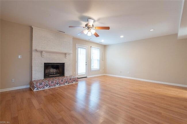 Building Photo - 420 Rennie Ct