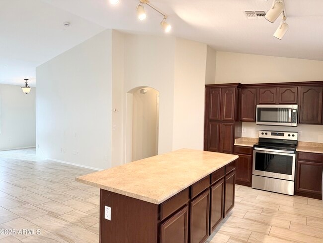 Building Photo - 13927 W Port Royale Ln