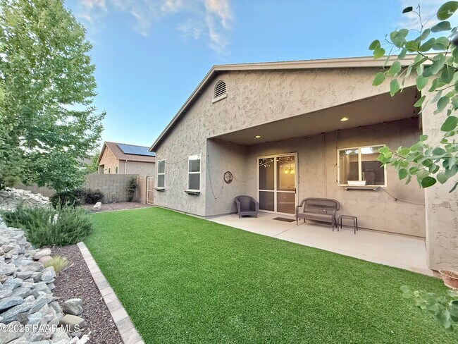 Building Photo - 5768 N Thornberry Dr