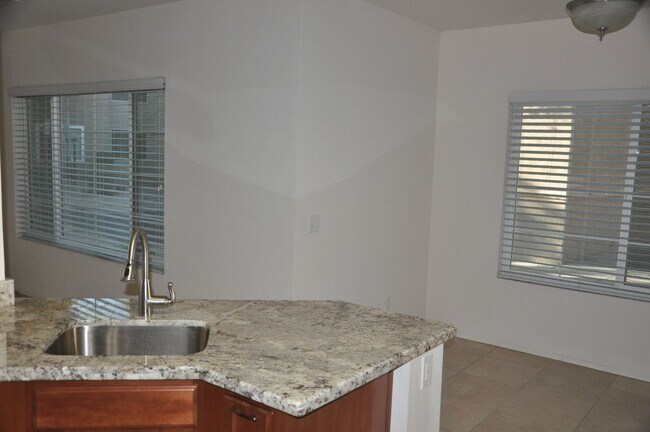 Building Photo - Experience the Best of Scottsdale living!