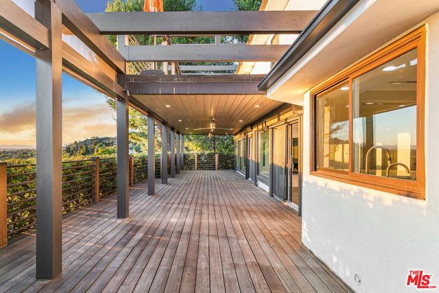 Building Photo - 1716 Vía La Paz, Burbank, CA 91501 - 4 BR 4 BA house