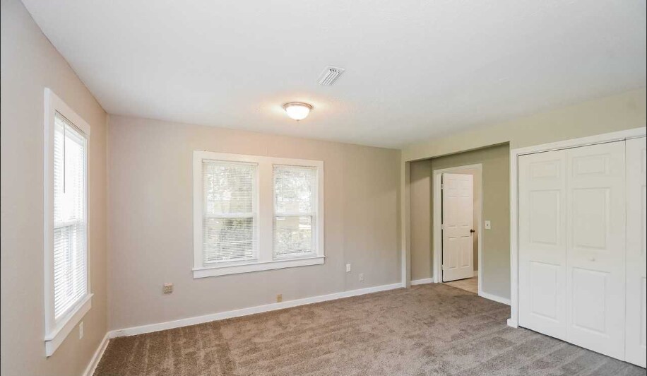 Building Photo - 9043 9th Ave